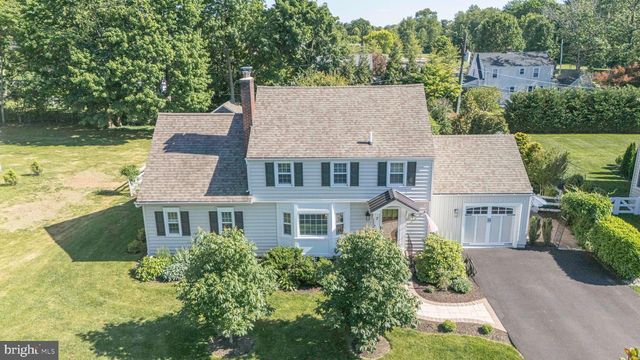7 COLONIAL RIDGE DR, Yardley, PA 19067