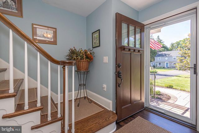 7 COLONIAL RIDGE DR, Yardley, PA 19067