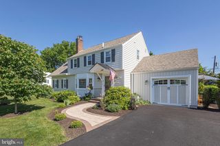 7 COLONIAL RIDGE DR, Yardley, PA 19067