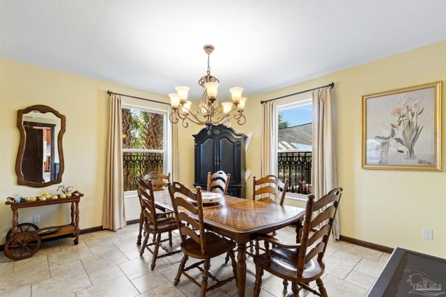 5089 Shoshone Dr, Pensacola, FL 32507