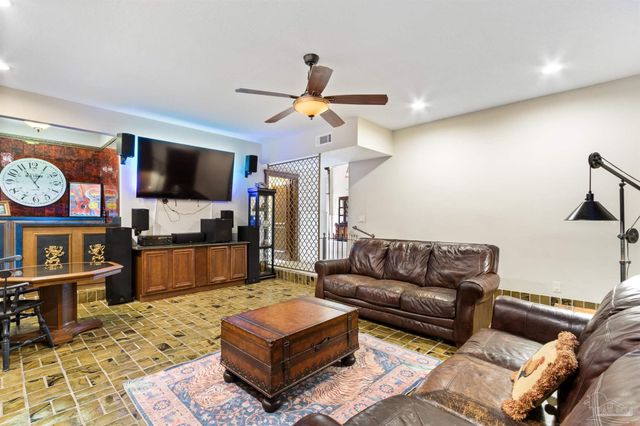 5089 Shoshone Dr, Pensacola, FL 32507