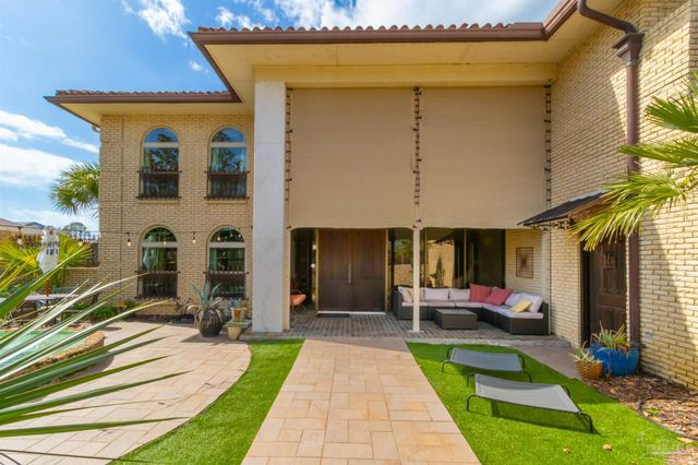 5089 Shoshone Dr, Pensacola, FL 32507