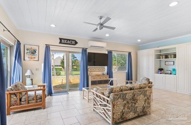 5089 Shoshone Dr, Pensacola, FL 32507