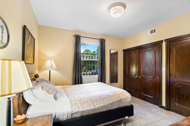 5089 Shoshone Dr, Pensacola, FL 32507