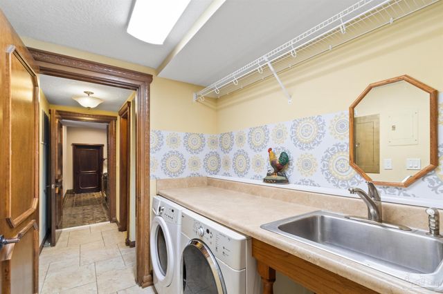 5089 Shoshone Dr, Pensacola, FL 32507