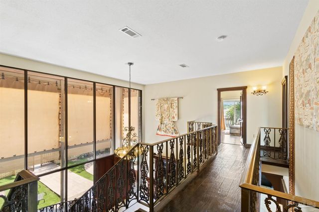 5089 Shoshone Dr, Pensacola, FL 32507