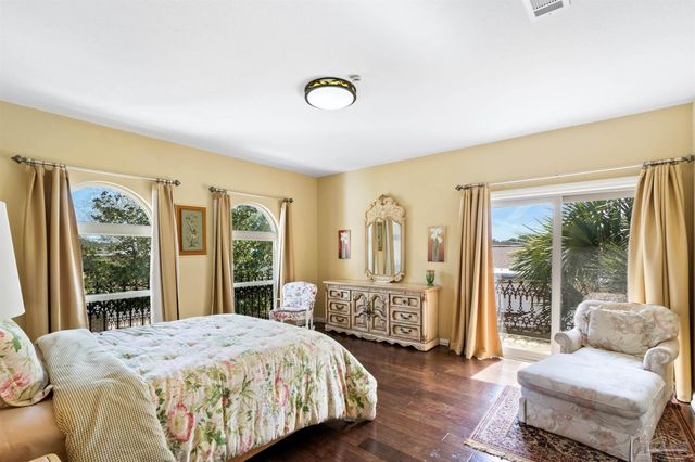 5089 Shoshone Dr, Pensacola, FL 32507