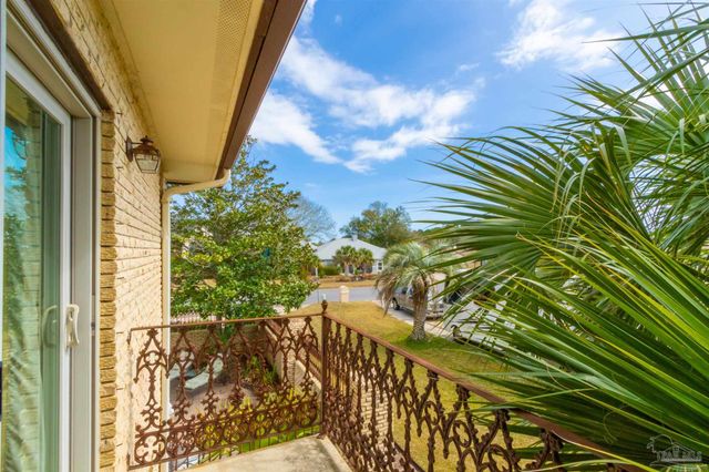 5089 Shoshone Dr, Pensacola, FL 32507