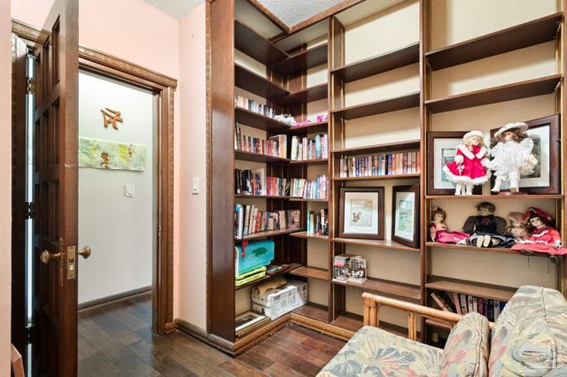 5089 Shoshone Dr, Pensacola, FL 32507