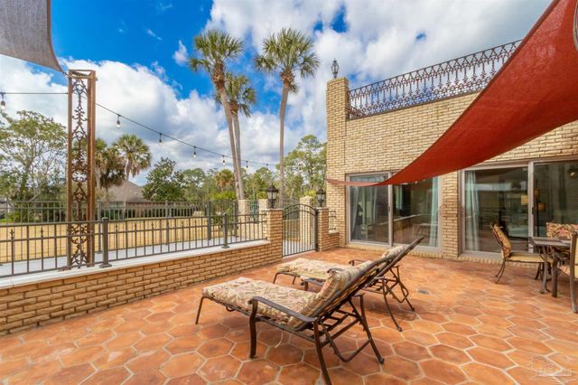 5089 Shoshone Dr, Pensacola, FL 32507