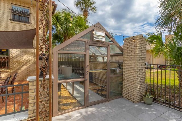 5089 Shoshone Dr, Pensacola, FL 32507