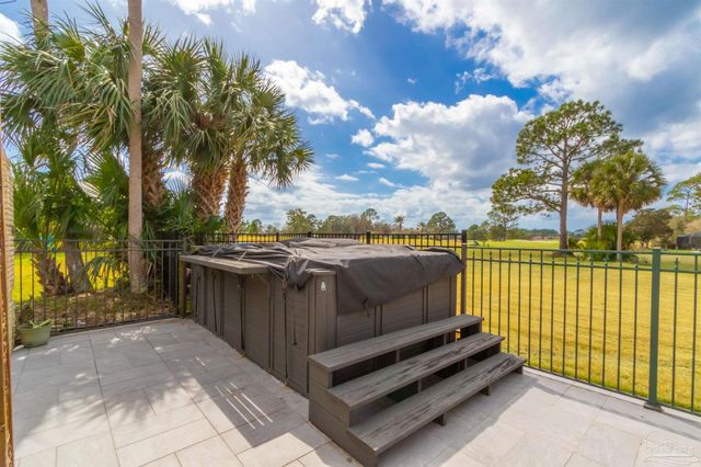 5089 Shoshone Dr, Pensacola, FL 32507