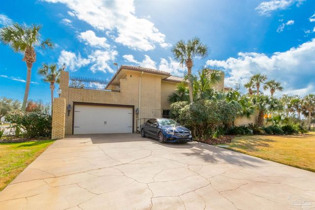 5089 Shoshone Dr, Pensacola, FL 32507