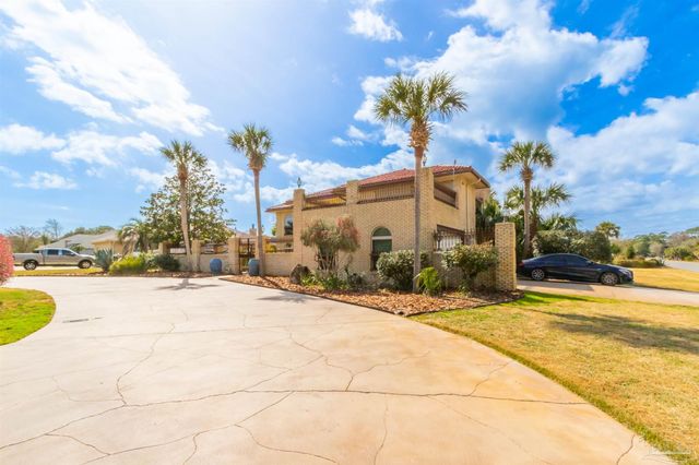 5089 Shoshone Dr, Pensacola, FL 32507