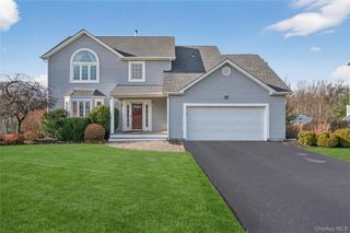 15 Aquarius Street, Monroe, NY 10950