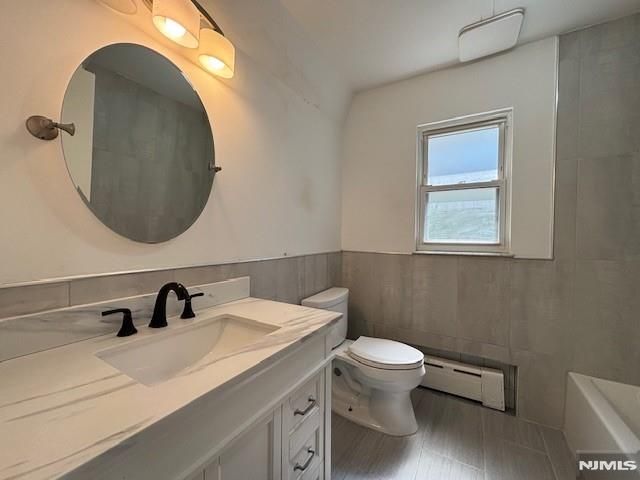 166 Morningside Lane, Palisades Park, NJ 07650