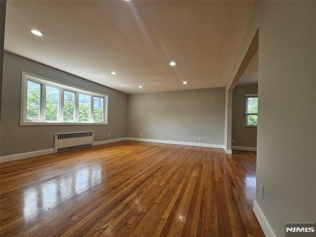 166 Morningside Lane, Palisades Park, NJ 07650