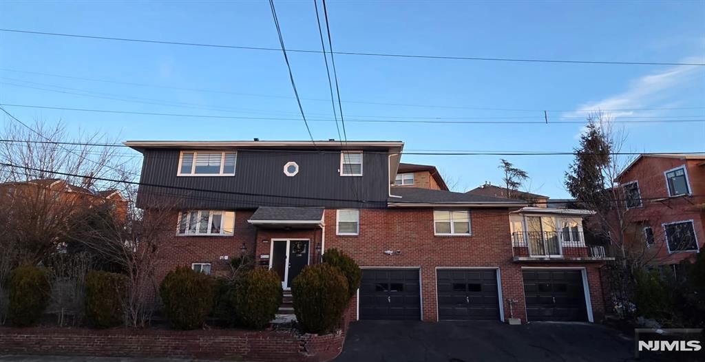 166 Morningside Lane, Palisades Park, NJ 07650