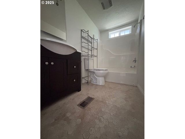 87624 PARKSIDE Dr, Florence, OR 97439