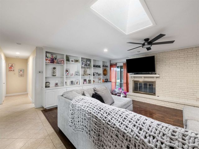 3750 Ridgeoak Way, Farmers Branch, TX 75244