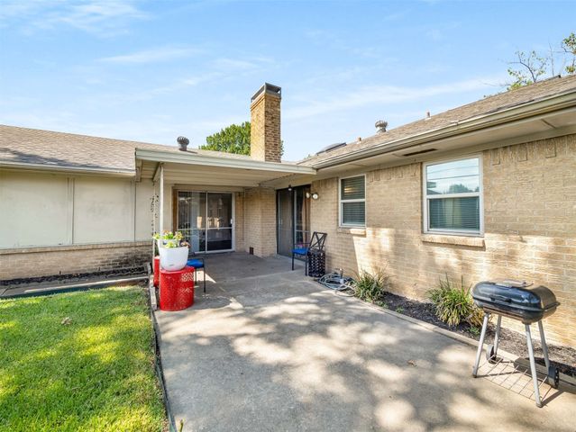 3750 Ridgeoak Way, Farmers Branch, TX 75244