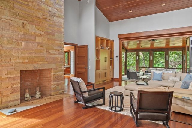 400 Barnes Road, Oak Bluffs, MA 02557