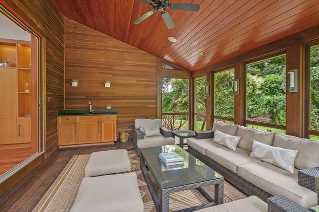 400 Barnes Road, Oak Bluffs, MA 02557