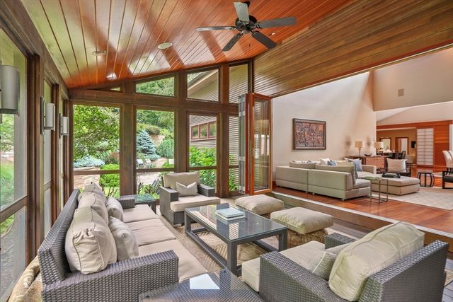 400 Barnes Road, Oak Bluffs, MA 02557