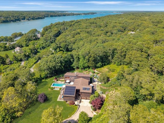 400 Barnes Road, Oak Bluffs, MA 02557