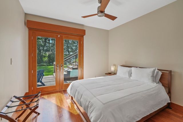 400 Barnes Road, Oak Bluffs, MA 02557