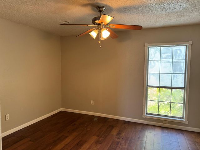 9495 Olde Towne Row, Dallas, TX 75227