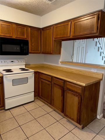 9495 Olde Towne Row, Dallas, TX 75227