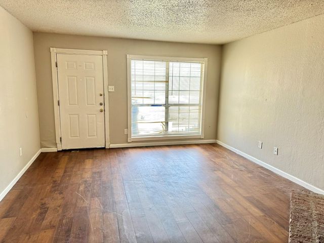 9495 Olde Towne Row, Dallas, TX 75227