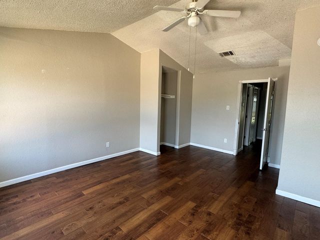9495 Olde Towne Row, Dallas, TX 75227