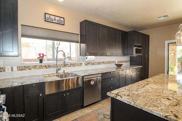 3646 E Farrier Drive, Tucson, AZ 85739