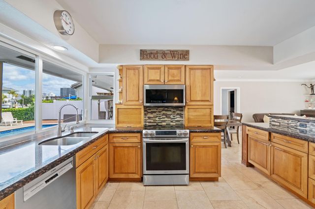 2821 NE 9th Court, Pompano Beach, FL 33062