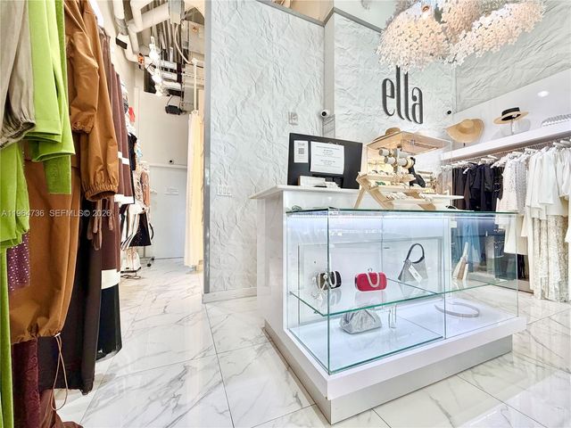 3530 NW 83, Doral, FL 33122