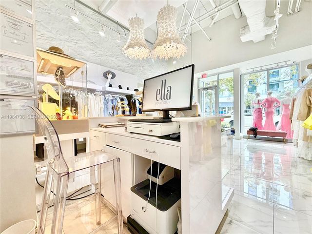 3530 NW 83, Doral, FL 33122