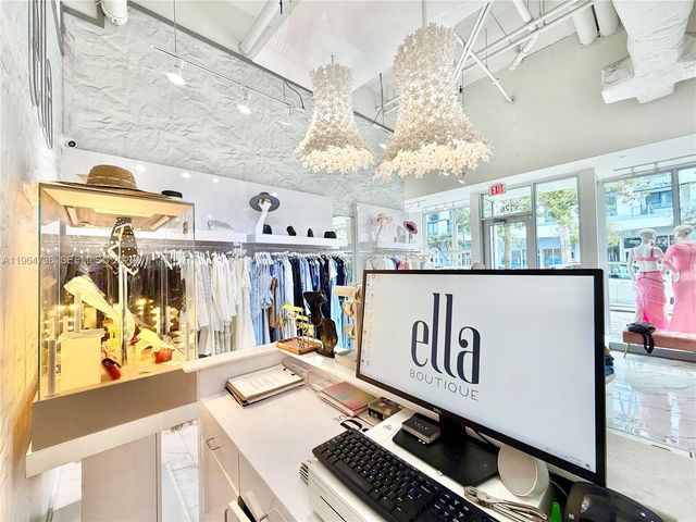 3530 NW 83, Doral, FL 33122