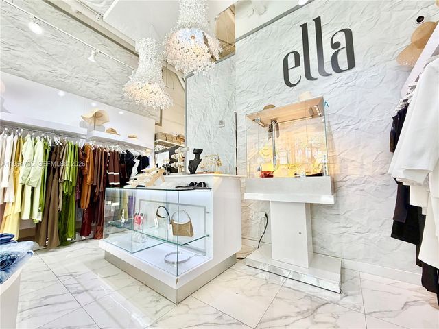 3530 NW 83, Doral, FL 33122