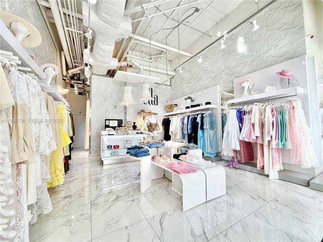 3530 NW 83, Doral, FL 33122