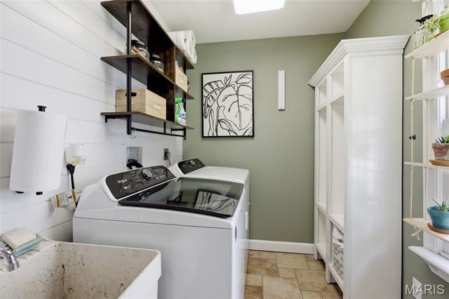 1421 Briarcreek Drive, Kirkwood, MO 63122