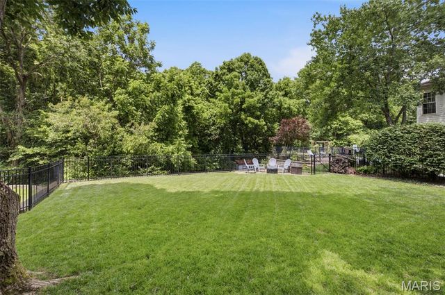 1421 Briarcreek Drive, Kirkwood, MO 63122