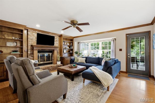 1421 Briarcreek Drive, Kirkwood, MO 63122