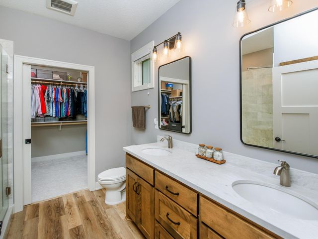 9088 62nd Street S, Cottage Grove, MN 55016