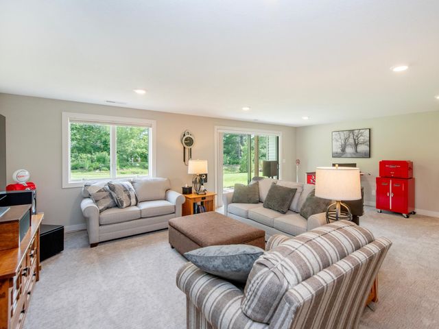 9088 62nd Street S, Cottage Grove, MN 55016