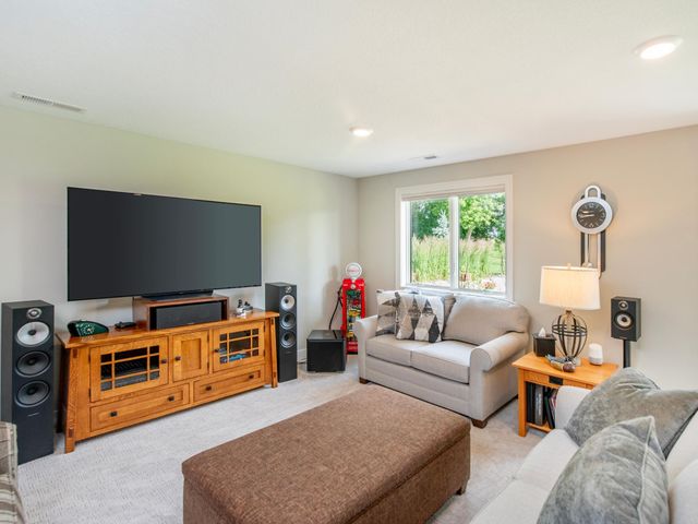 9088 62nd Street S, Cottage Grove, MN 55016