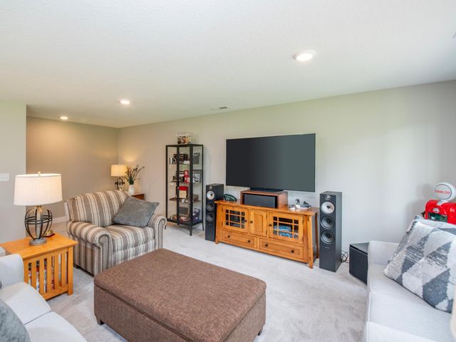 9088 62nd Street S, Cottage Grove, MN 55016