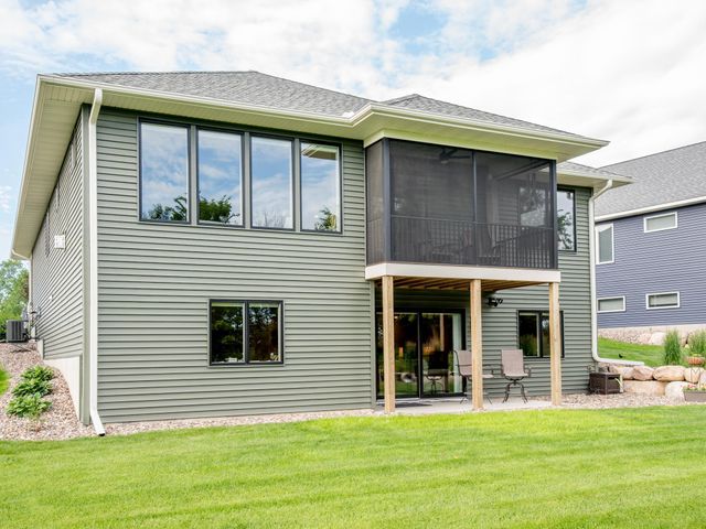 9088 62nd Street S, Cottage Grove, MN 55016