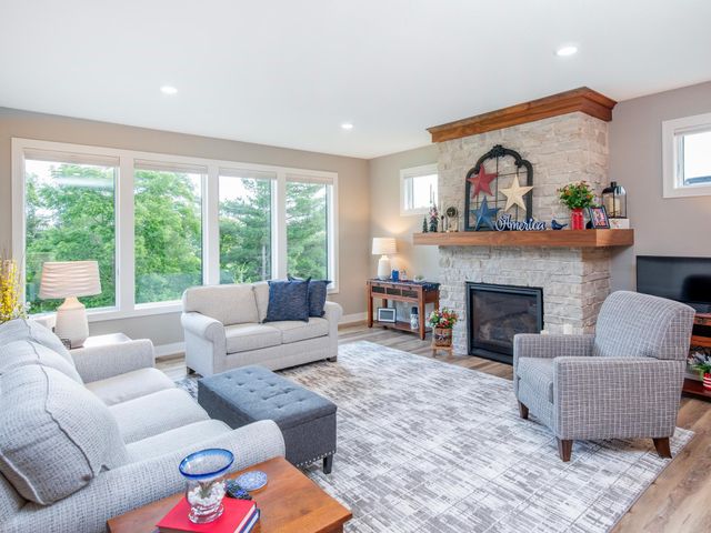 9088 62nd Street S, Cottage Grove, MN 55016
